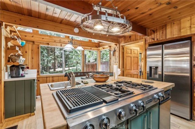 31345 Cedarwood, Running Springs, CA 92382