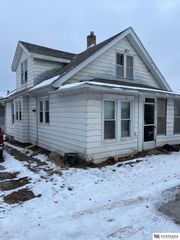 1735 Avenue B, Plattsmouth, NE 68048