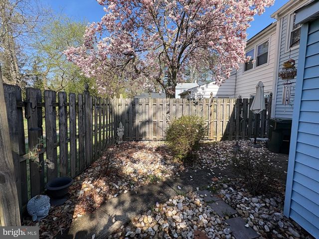 8 RIDGEWOOD PL, Willingboro, NJ 08046