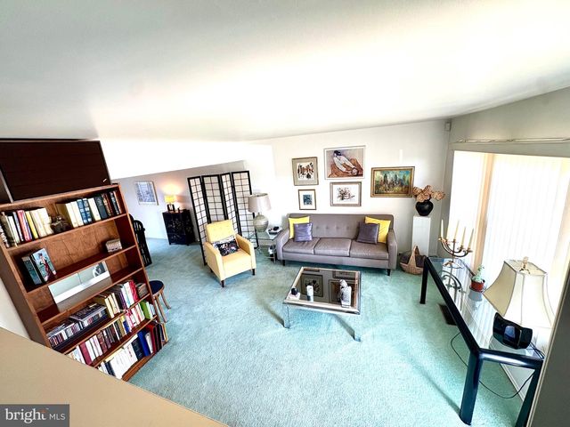 8 RIDGEWOOD PL, Willingboro, NJ 08046