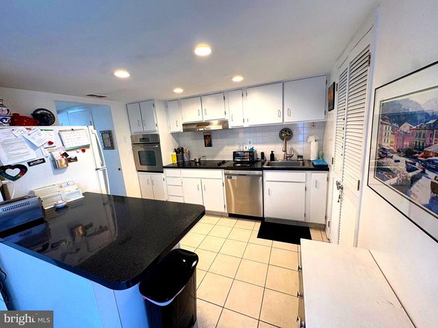 8 RIDGEWOOD PL, Willingboro, NJ 08046