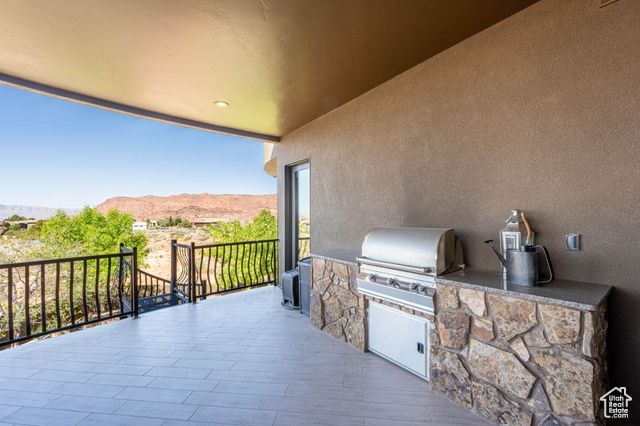 2203 W SILVER CLOUD DR, St. George, UT 84770