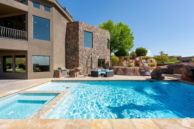 2203 W SILVER CLOUD DR, St. George, UT 84770