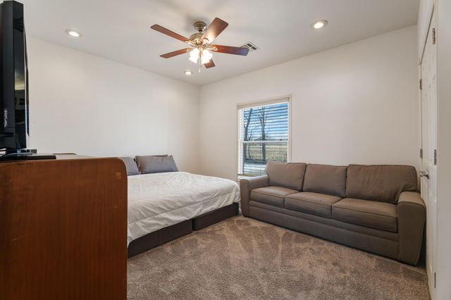 25245 S 613 Road, Grove, OK 74344