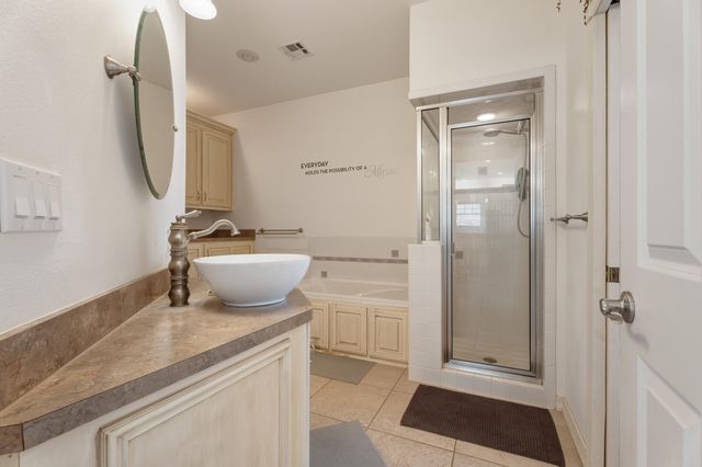 25245 S 613 Road, Grove, OK 74344