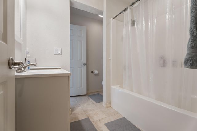 25245 S 613 Road, Grove, OK 74344