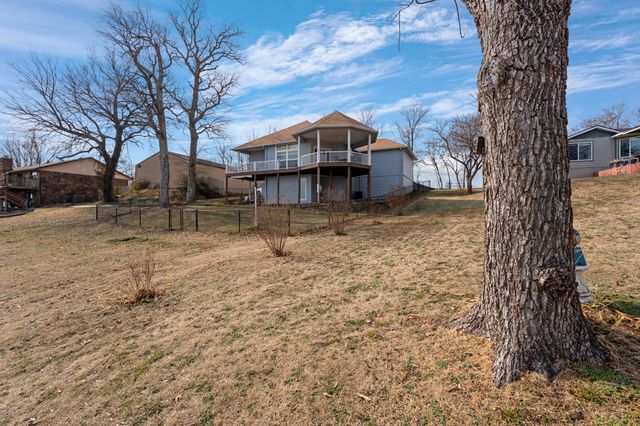 25245 S 613 Road, Grove, OK 74344