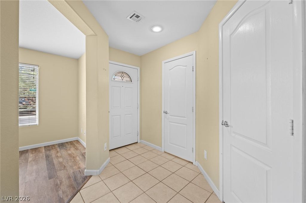 38 Summer Walk Avenue, Las Vegas, NV 89183 — photo 3