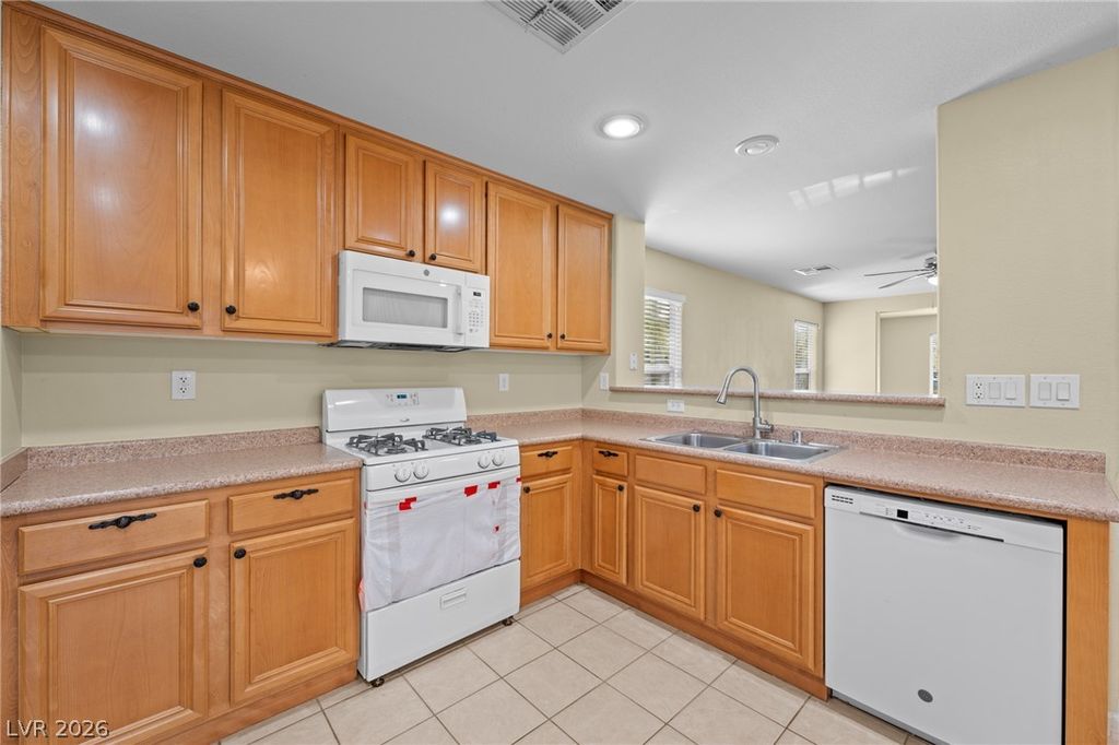 38 Summer Walk Avenue, Las Vegas, NV 89183 — photo 5