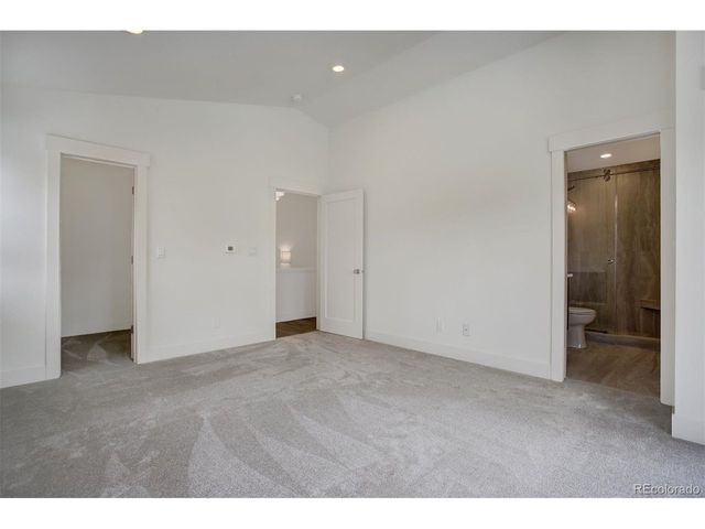 22 North Side Cir, Silverthorne, CO 80498