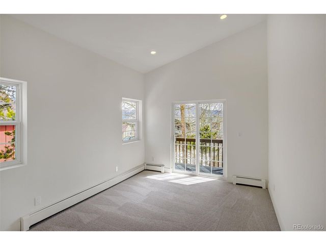 22 North Side Cir, Silverthorne, CO 80498