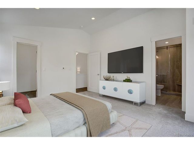 22 North Side Cir, Silverthorne, CO 80498