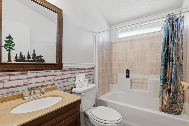 1683 6th Ave, Olivehurst, CA 95961