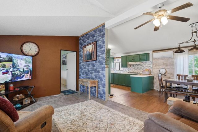 1683 6th Ave, Olivehurst, CA 95961