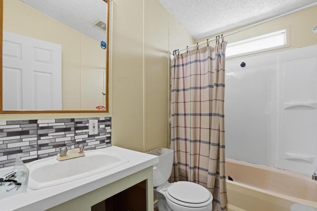 1683 6th Ave, Olivehurst, CA 95961