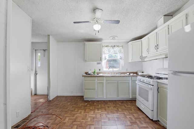 1683 6th Ave, Olivehurst, CA 95961