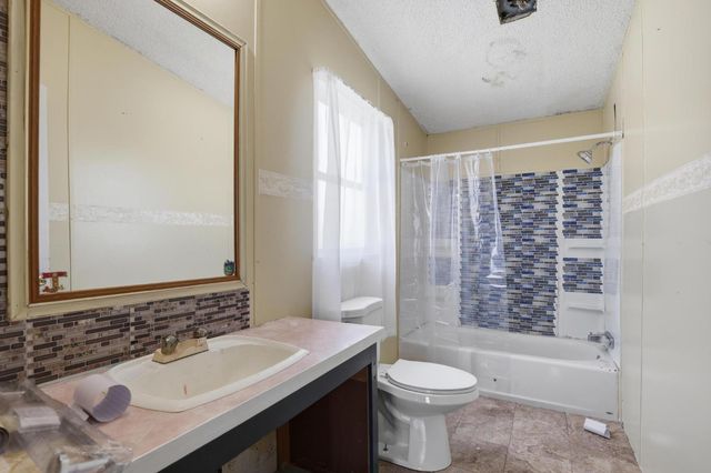 1683 6th Ave, Olivehurst, CA 95961