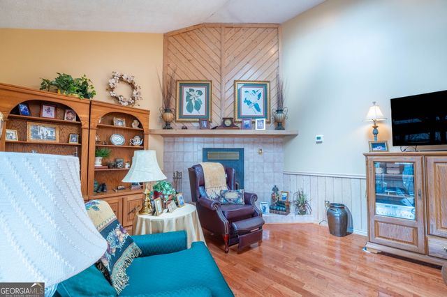 191 Applewood Drive, Tiger, GA 30576