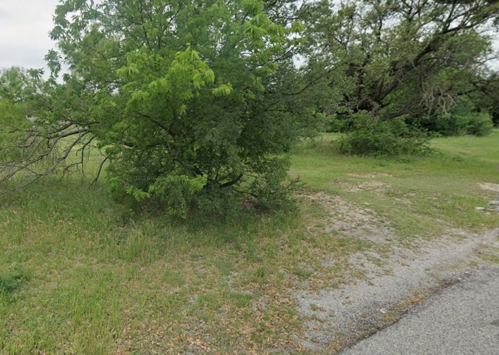 2603 S Shadowood Street, Granbury, TX 76048