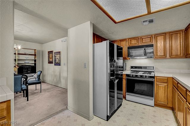 2716 Laguna Shores Lane, Las Vegas, NV 89121