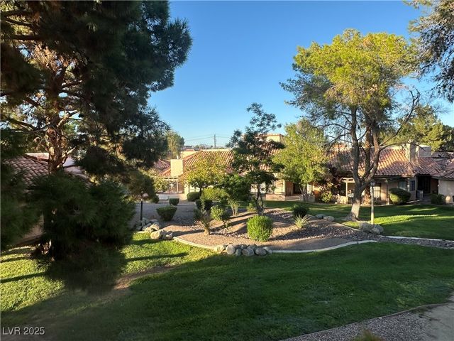 2716 Laguna Shores Lane, Las Vegas, NV 89121