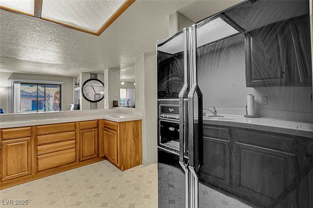 2716 Laguna Shores Lane, Las Vegas, NV 89121