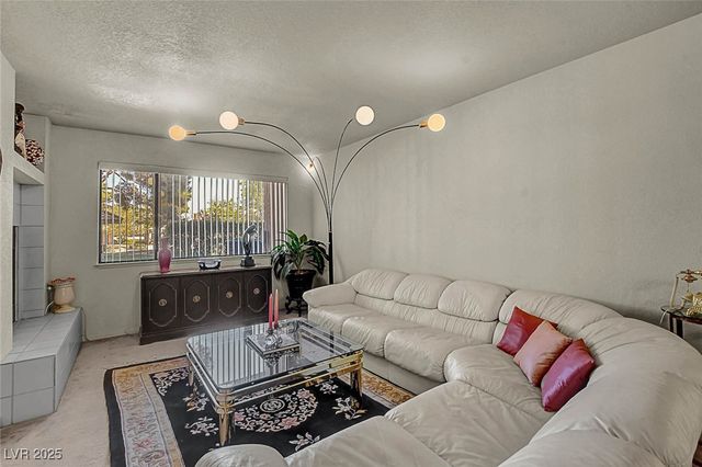 2716 Laguna Shores Lane, Las Vegas, NV 89121