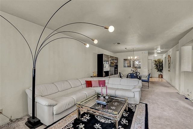 2716 Laguna Shores Lane, Las Vegas, NV 89121