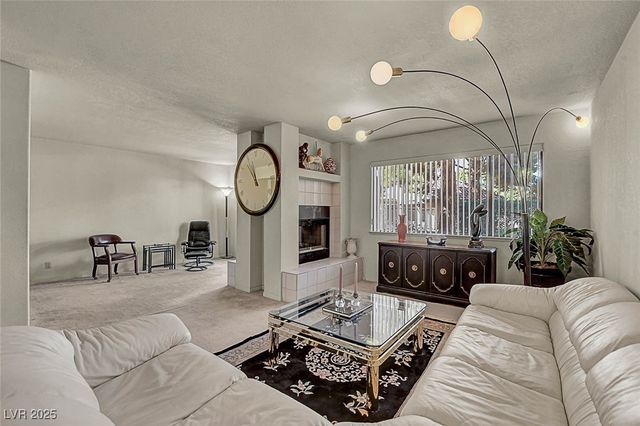 2716 Laguna Shores Lane, Las Vegas, NV 89121