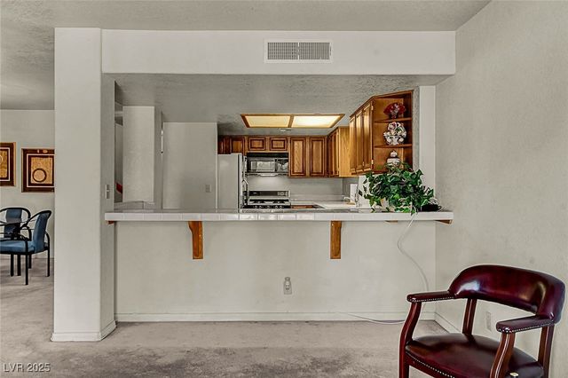 2716 Laguna Shores Lane, Las Vegas, NV 89121