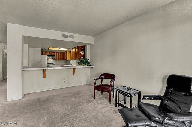 2716 Laguna Shores Lane, Las Vegas, NV 89121