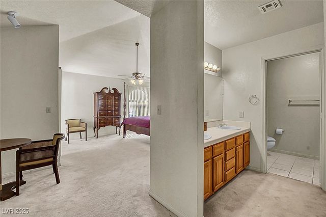 2716 Laguna Shores Lane, Las Vegas, NV 89121