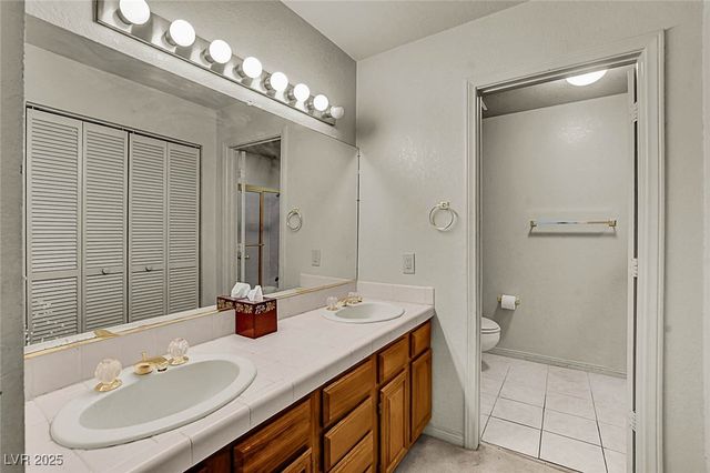 2716 Laguna Shores Lane, Las Vegas, NV 89121