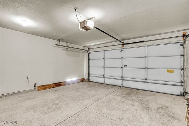 2716 Laguna Shores Lane, Las Vegas, NV 89121