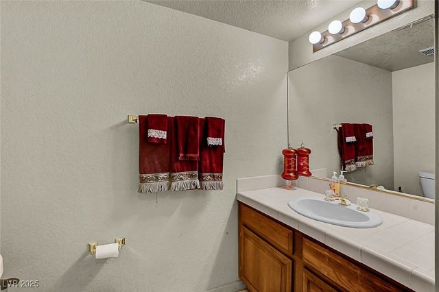 2716 Laguna Shores Lane, Las Vegas, NV 89121