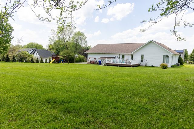 231 Arrowhead Dr, Slippery Rock Twp, PA 16057