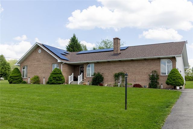 231 Arrowhead Dr, Slippery Rock Twp, PA 16057