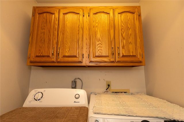 231 Arrowhead Dr, Slippery Rock Twp, PA 16057