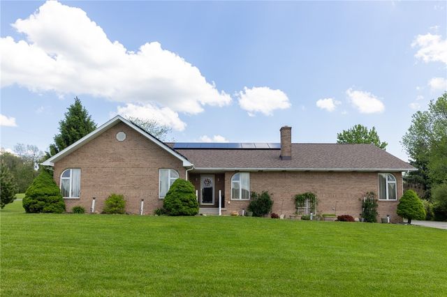 231 Arrowhead Dr, Slippery Rock Twp, PA 16057