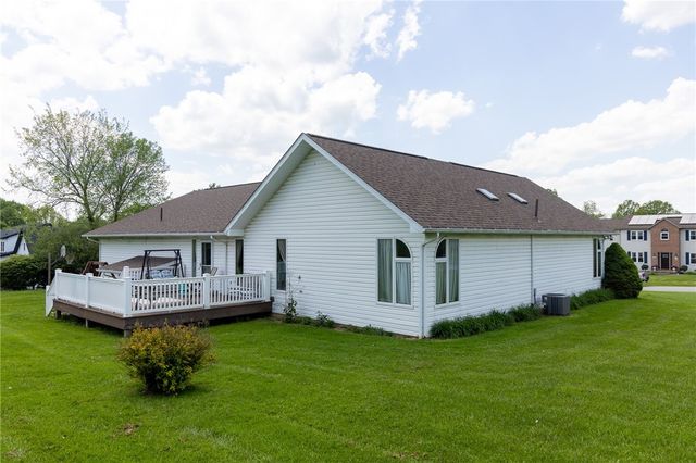231 Arrowhead Dr, Slippery Rock Twp, PA 16057