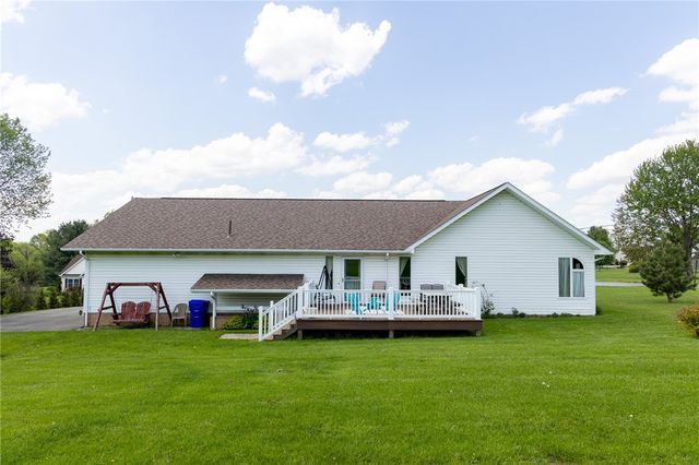 231 Arrowhead Dr, Slippery Rock Twp, PA 16057