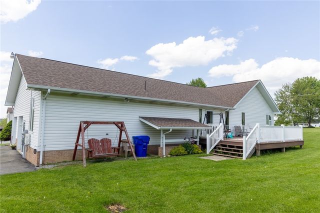231 Arrowhead Dr, Slippery Rock Twp, PA 16057