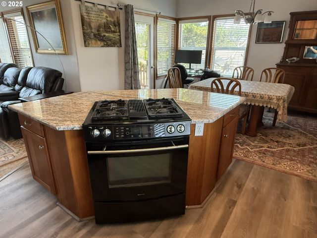 35210 F Pl, Ocean Park, WA 98640