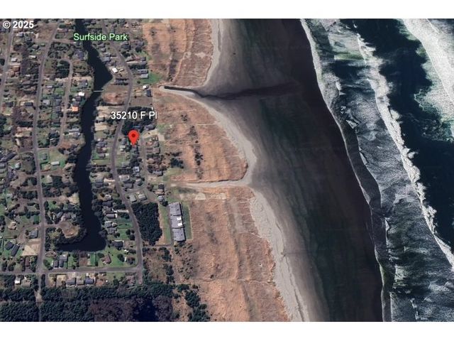 35210 F Pl, Ocean Park, WA 98640