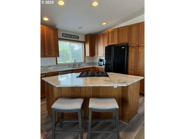 35210 F Pl, Ocean Park, WA 98640