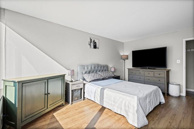 3930 N Pine Grove Avenue 304, Chicago, IL 60613