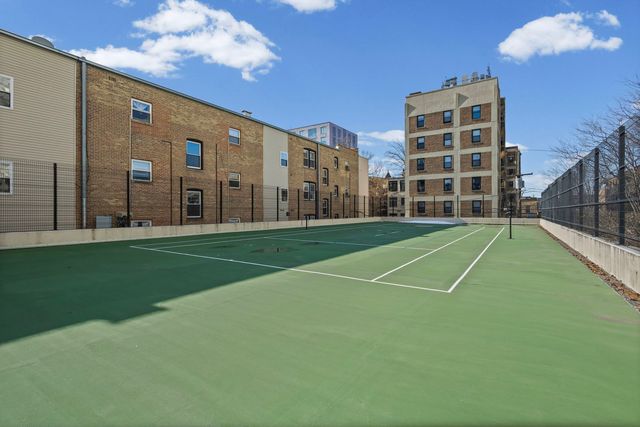3930 N Pine Grove Avenue 304, Chicago, IL 60613