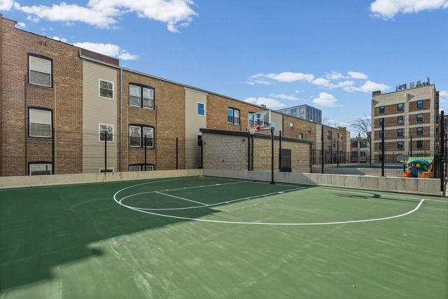 3930 N Pine Grove Avenue 304, Chicago, IL 60613