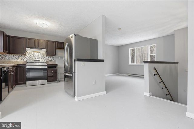 2320 ELMHURST RD, East Stroudsburg, PA 18302