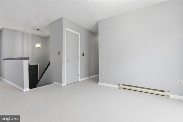 2320 ELMHURST RD, East Stroudsburg, PA 18302